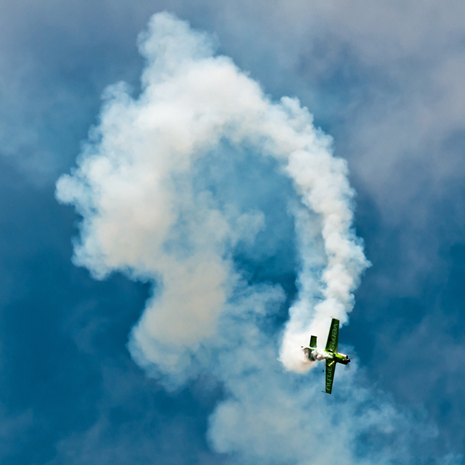 094_Kecskemet_Air Show_Zoltan Veres na Extra 300S.jpg